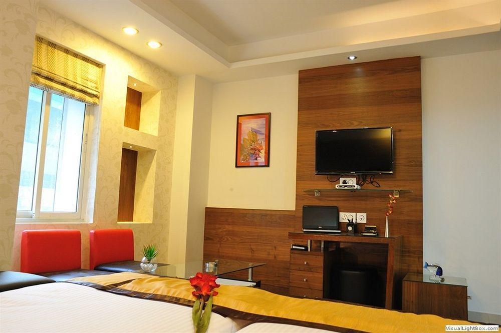 Hotel Niharika Calcutta Extérieur photo
