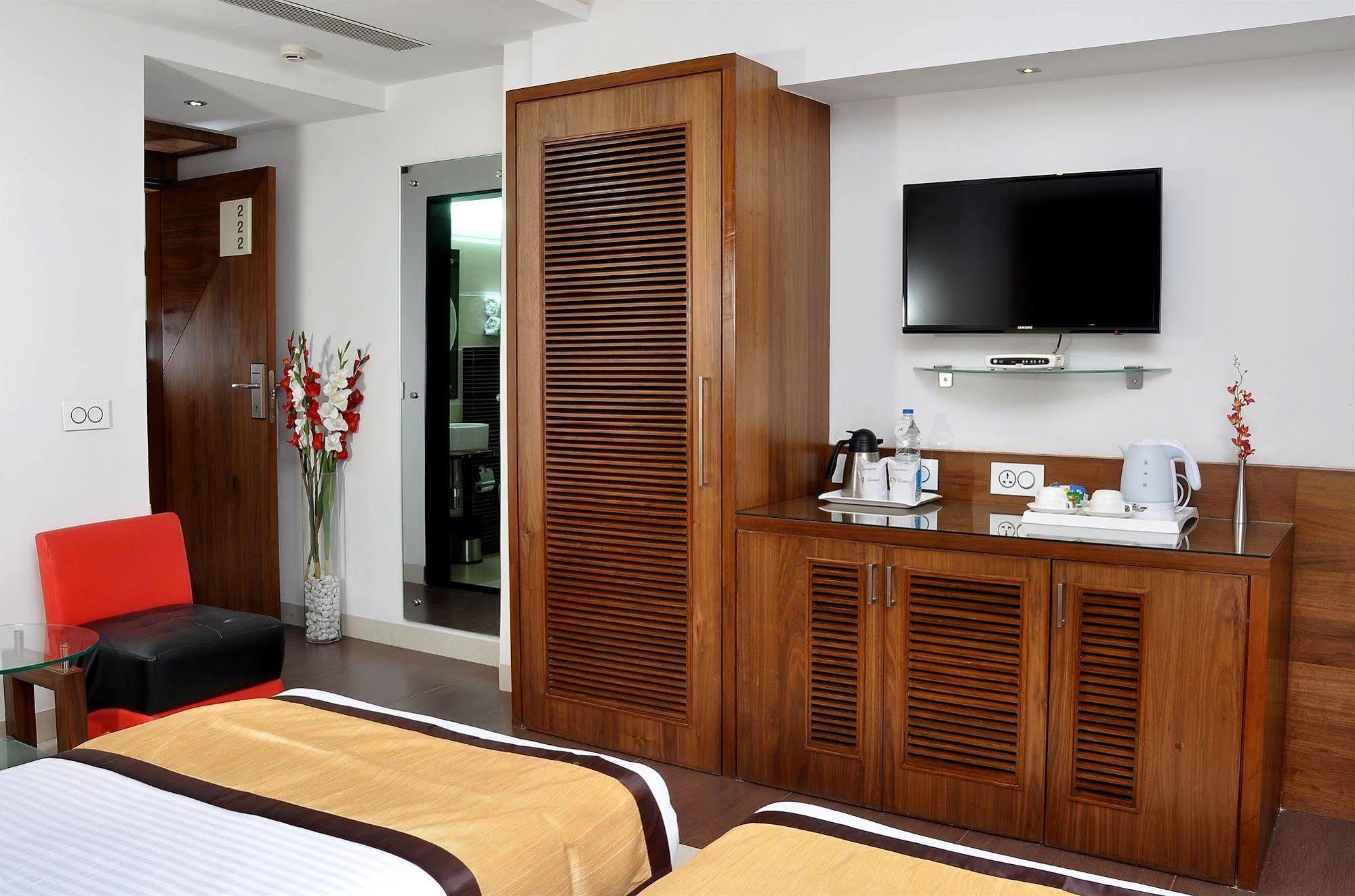 Hotel Niharika Calcutta Extérieur photo