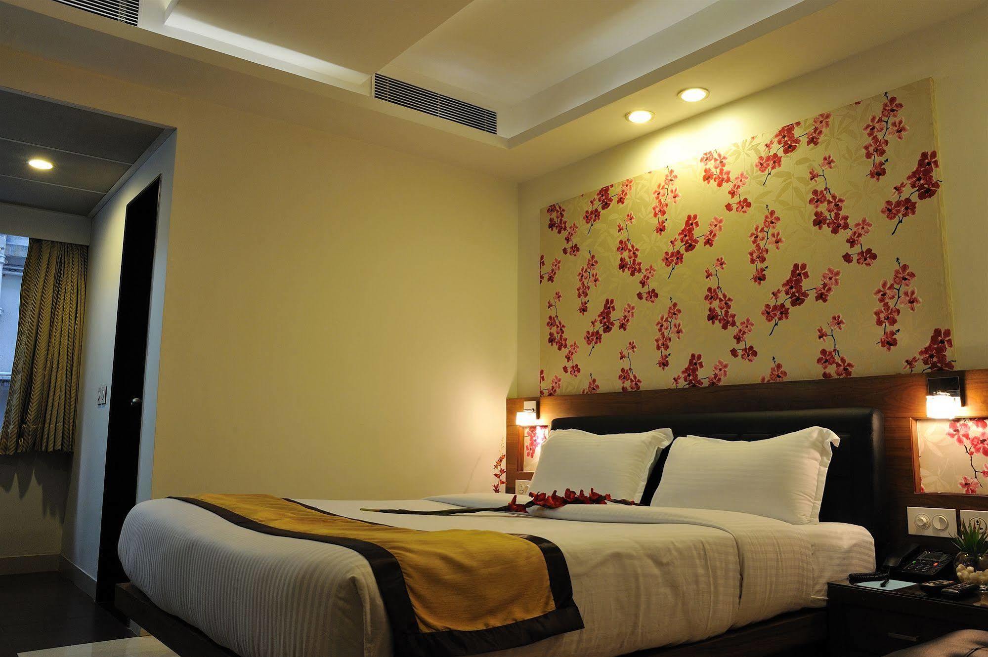 Hotel Niharika Calcutta Extérieur photo