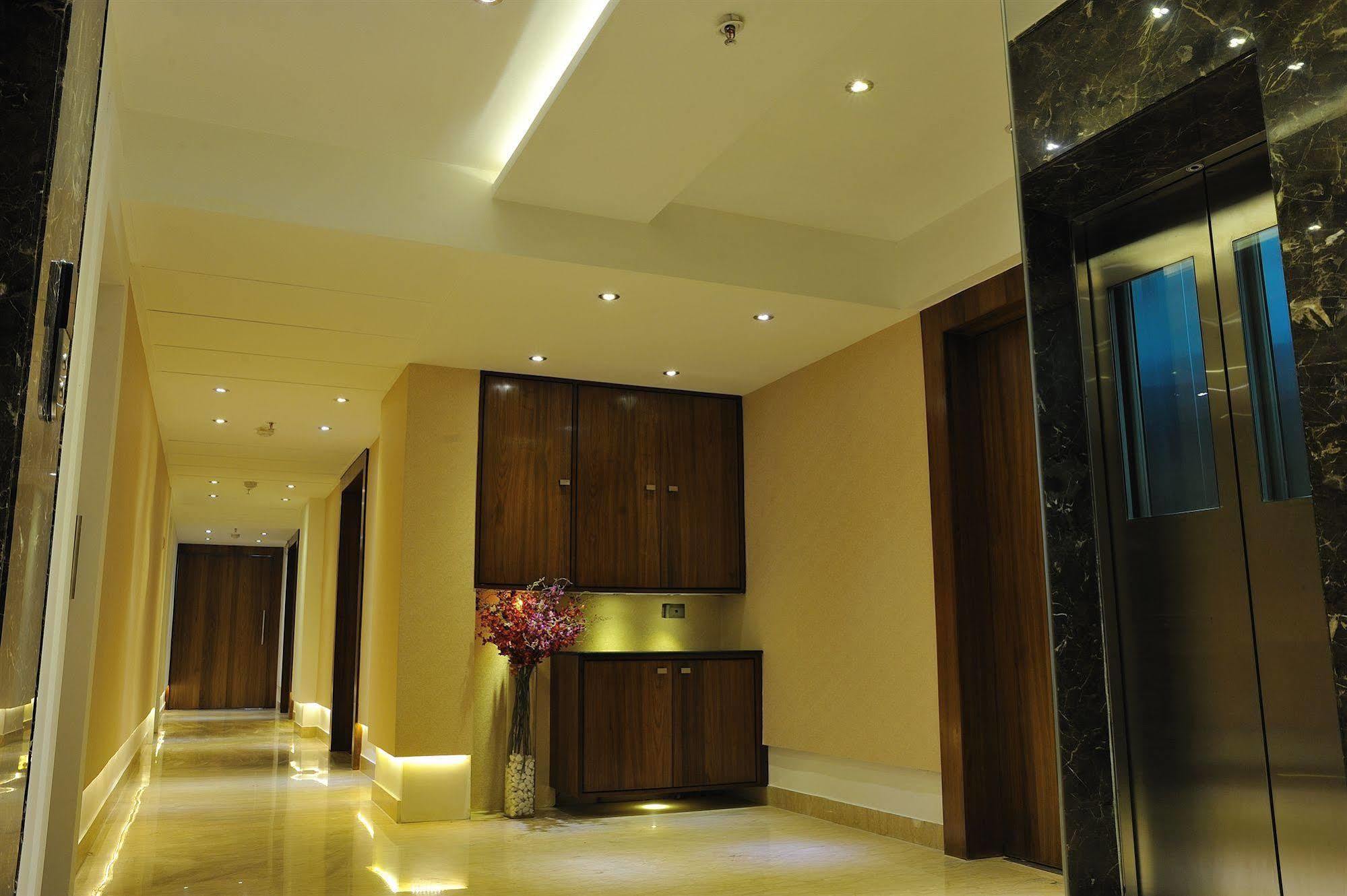 Hotel Niharika Calcutta Extérieur photo