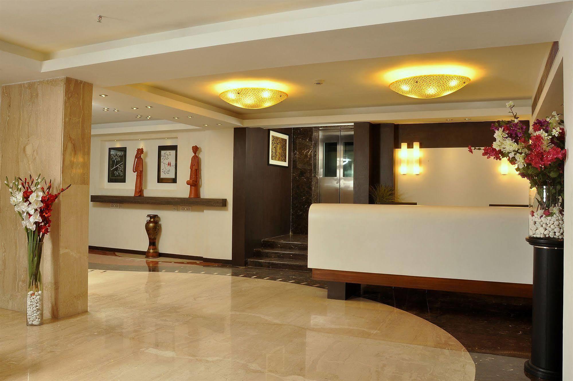 Hotel Niharika Calcutta Extérieur photo