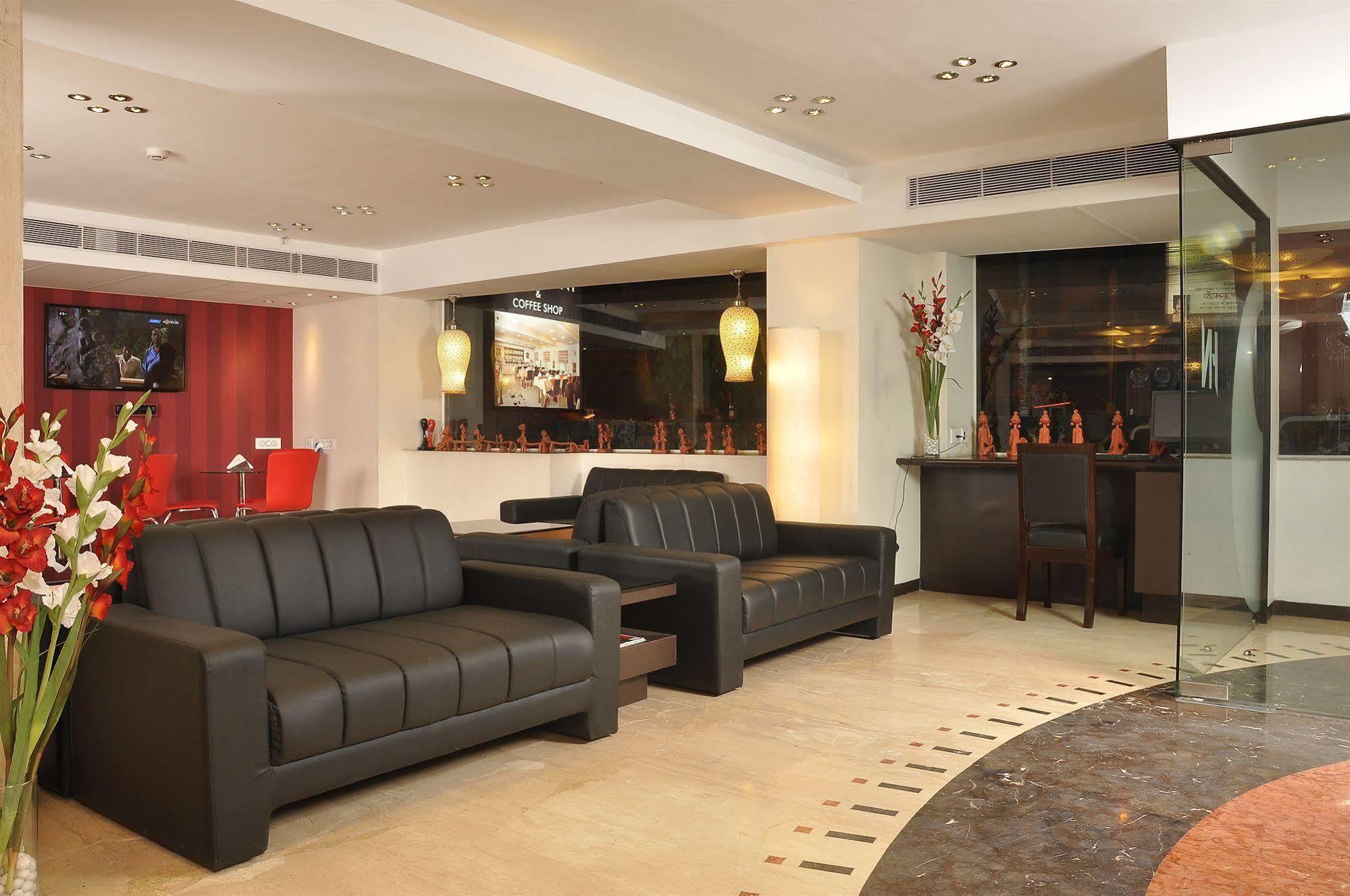 Hotel Niharika Calcutta Extérieur photo