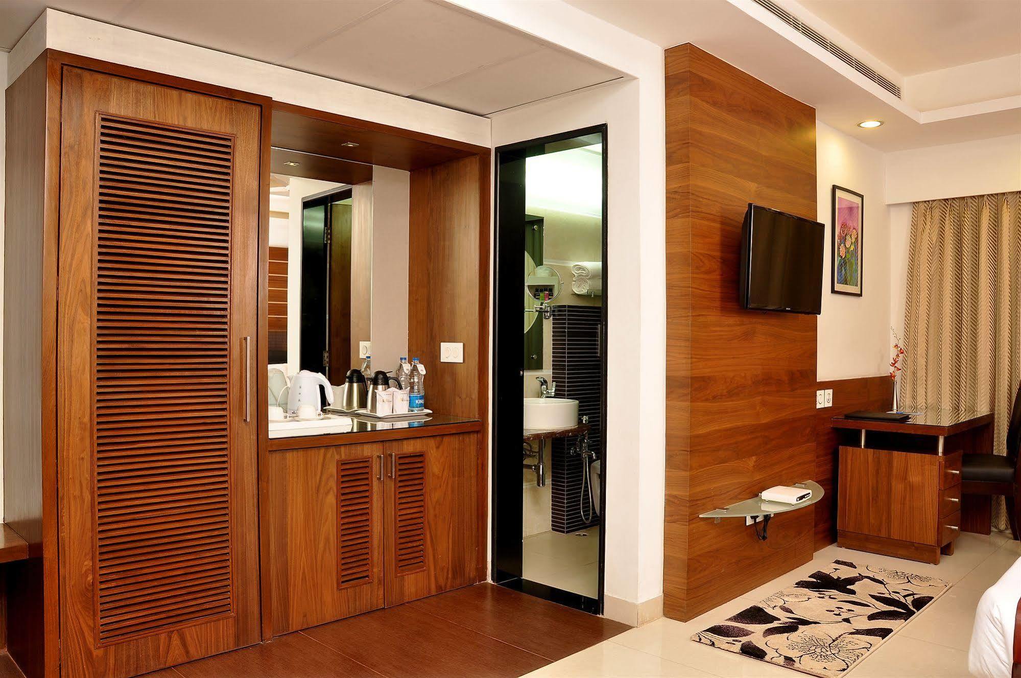 Hotel Niharika Calcutta Extérieur photo